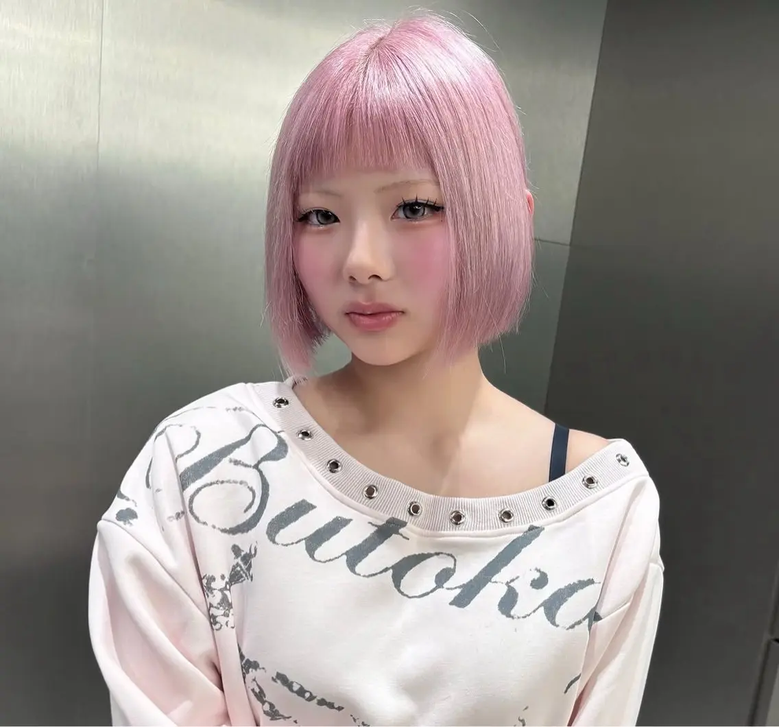 ショート カラー ブロンド ピンクカラー ヘアカラー 透明感カラー/酸性 ストレート mikaのヘアスタイル