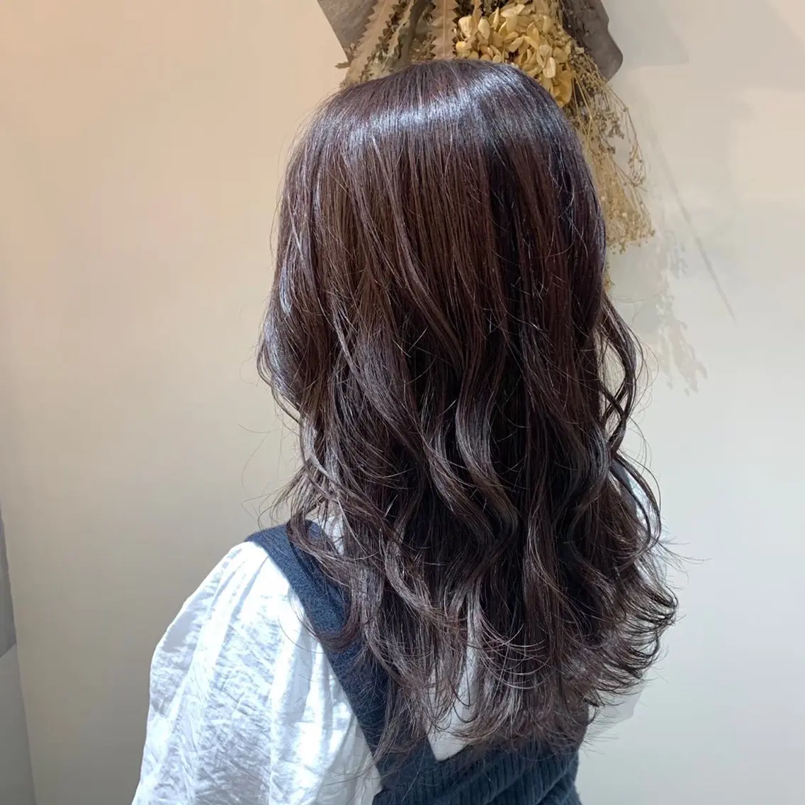 ロング カラー ブラウンカラー ラベンダーカラー 吉村 芽咲のヘアスタイル
