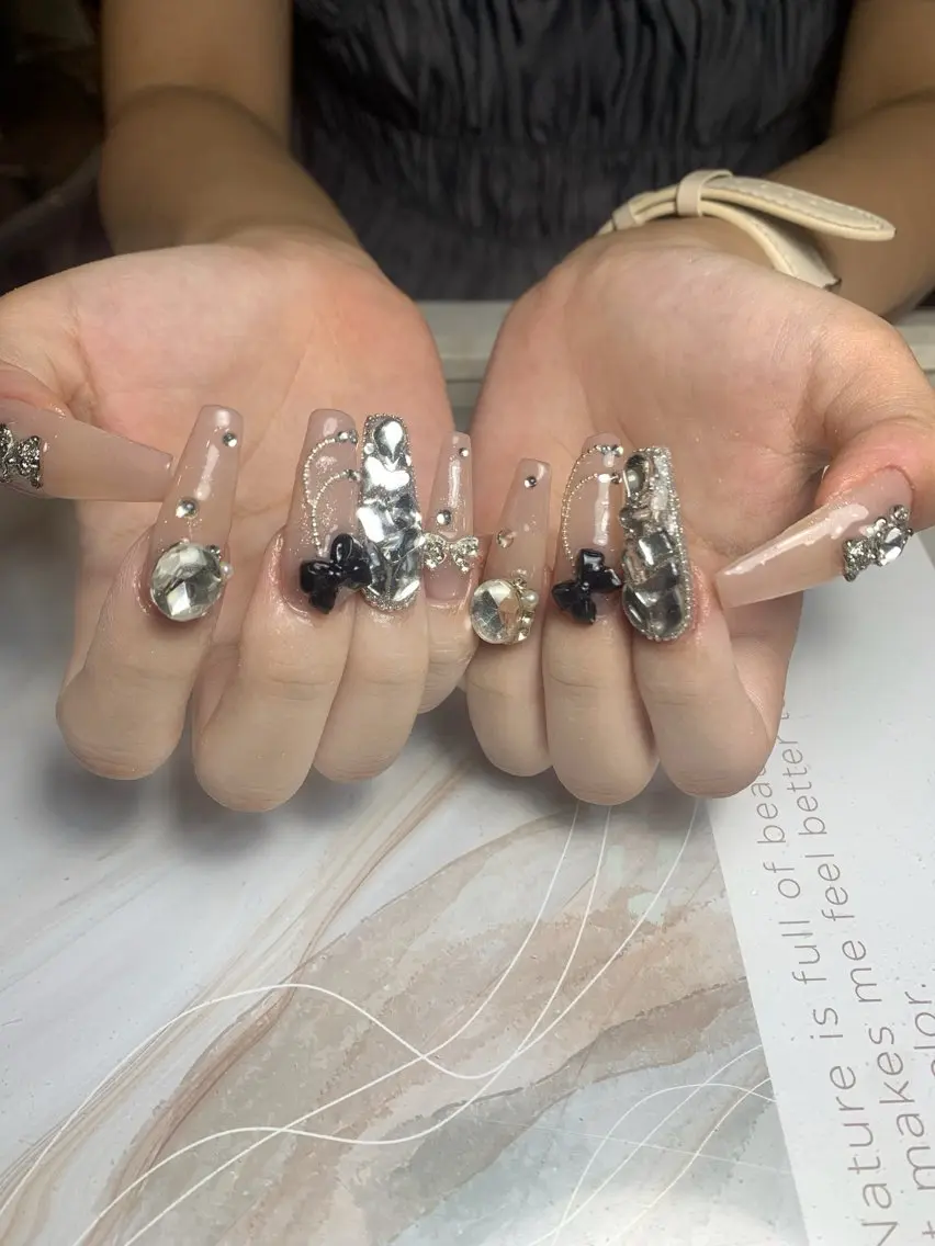 ネイル フレンチネイル ジェルネイル 韓国ネイル マグネットネイル マグネットフレンチ akina nailsのネイルデザイン