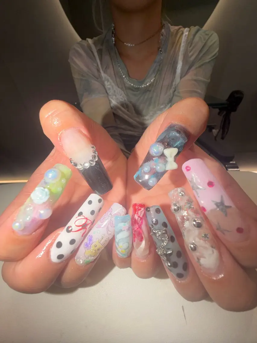 ネイル アートネイル ハンドネイル 🎵AIRI/ヘアー ⭐︎アートネイル🪽のネイルデザイン