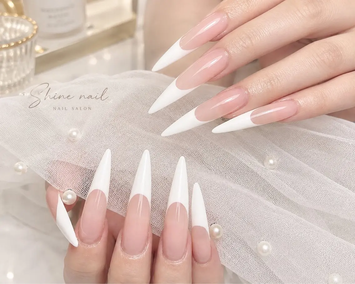 ネイル shine 🎀 長さ出し専門のネイルデザイン