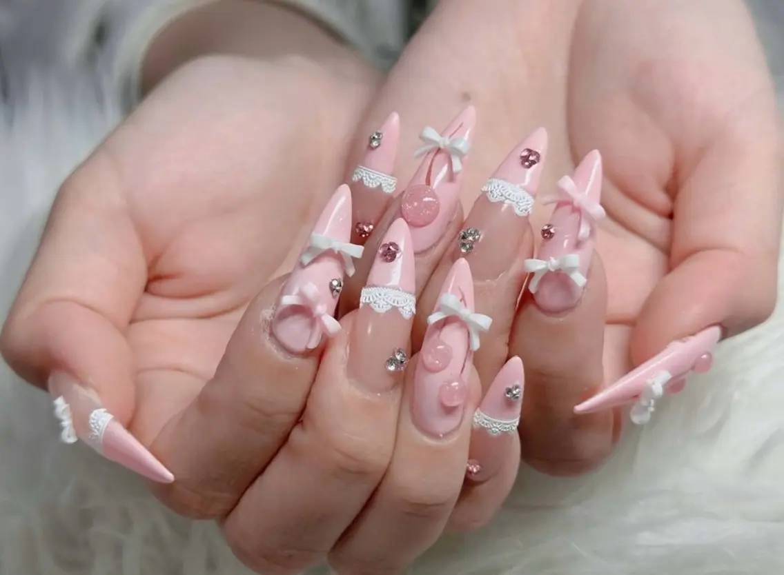ネイル アートネイル ボルドー フレンチネイル ジェルネイル 氷ネイル・うるうるネイル ハンドネイル Julie NailSalonのネイルデザイン