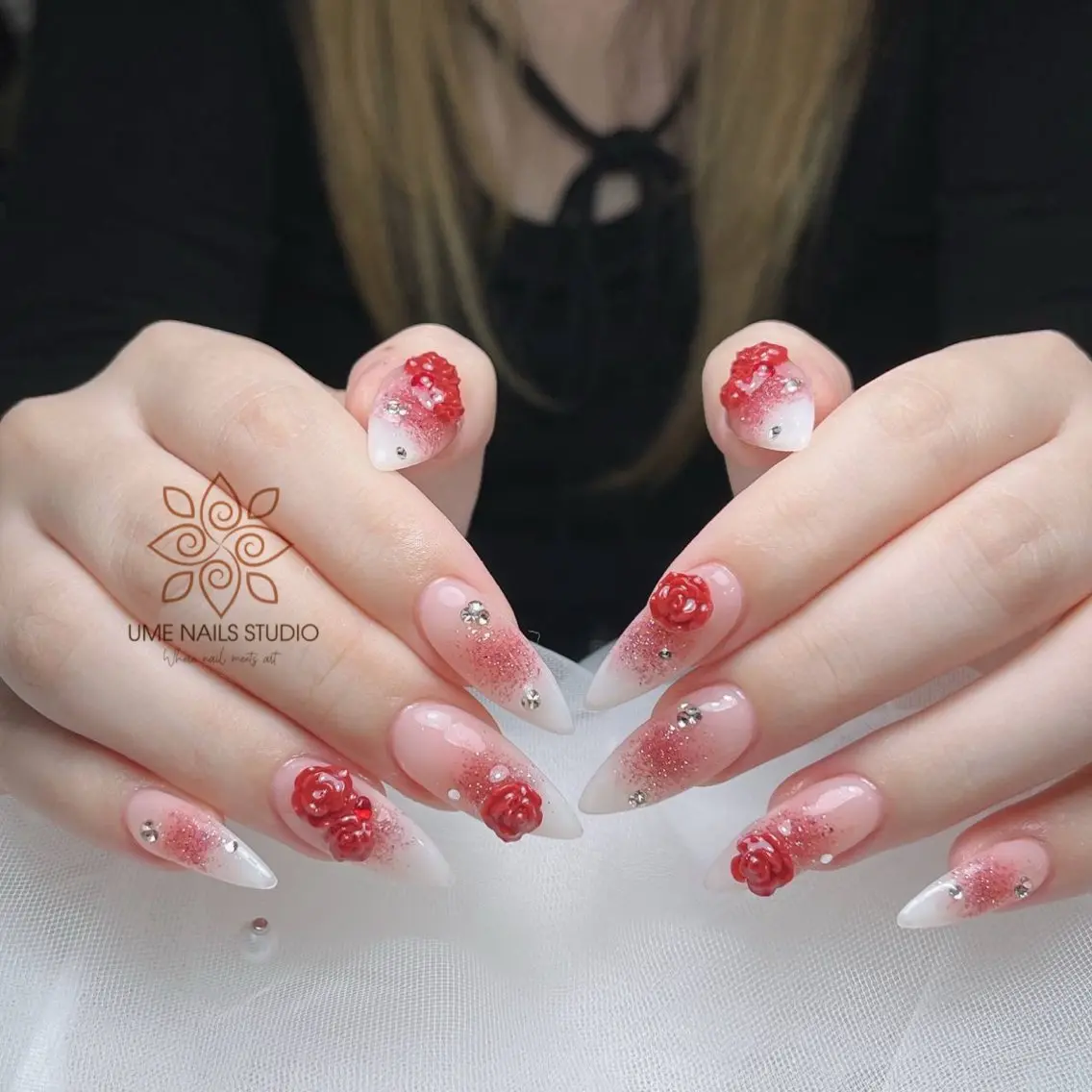 ネイル チークネイル クリアネイル ガーリー キラキラネイル 韓国ネイル ハンドネイル Ume Nail Studioのネイルデザイン