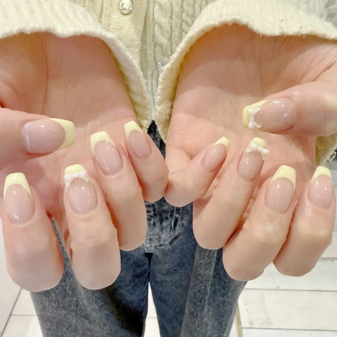 ネイル フレンチネイル 春ネイル 黄色 ハンドネイル Momone⟡.· /渋谷/パラジェルのネイルデザイン