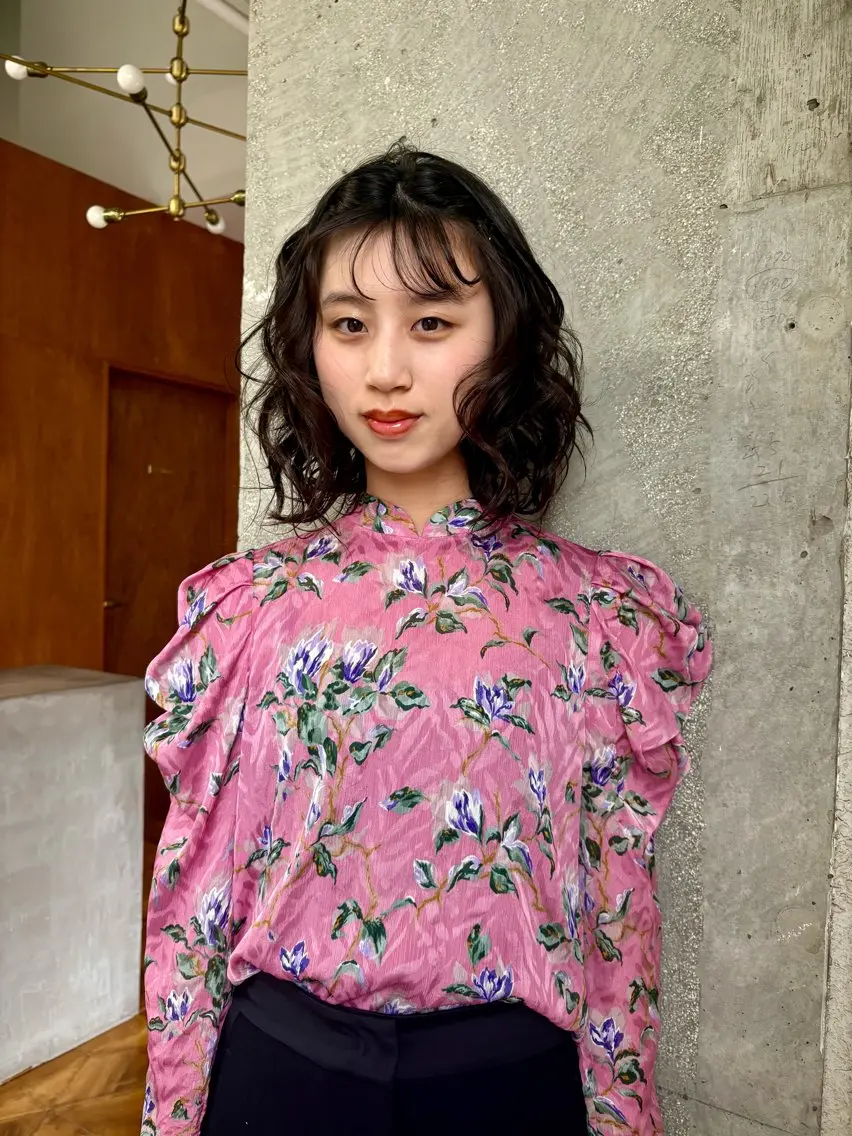 ミディアム ヘアカラー ミカミ モエ🐈‍⬛のヘアスタイル