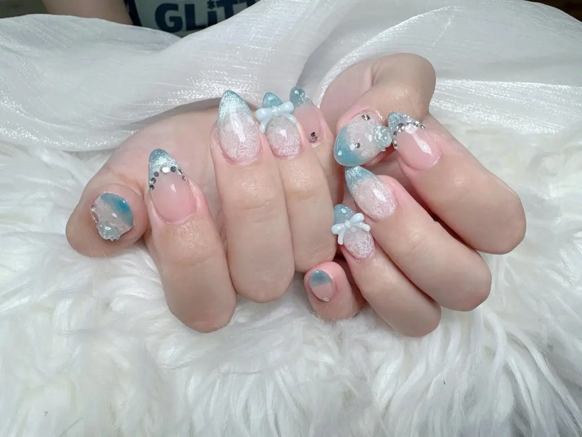 ネイル 韓国ネイル 水色 マグネットネイル ニュアンスネイル オフィスネイル ハンドネイル Hana Rose Nailのネイルデザイン