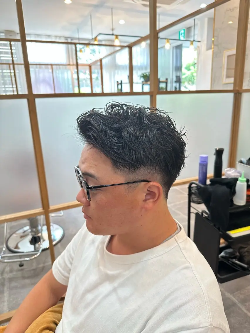 パーマ メンズ アップバング メンズパーマ 刈り上げ 鈴木 雅人のヘアスタイル