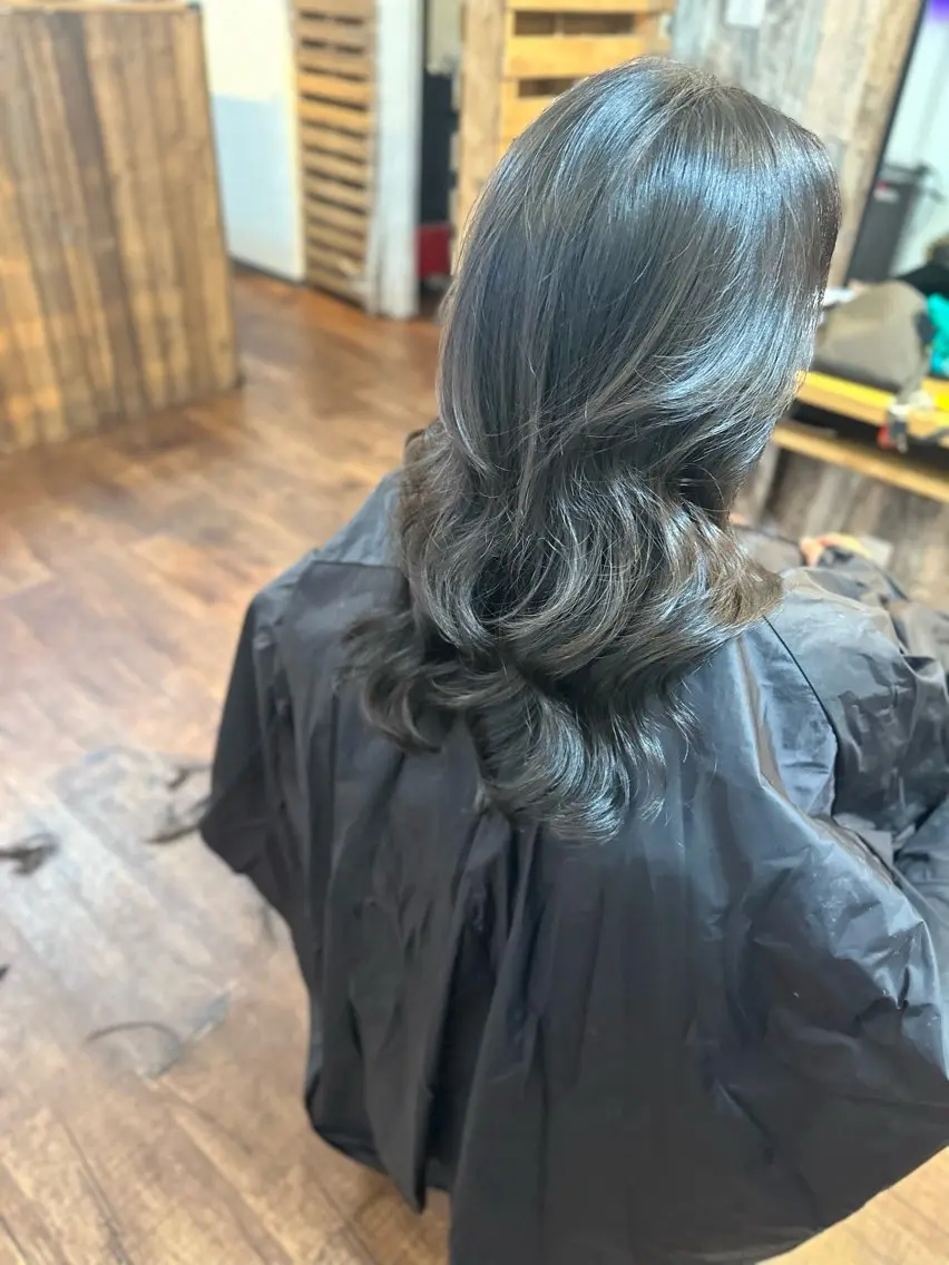 ロング レイヤーカット カット Luzir⭐︎ GEN⭐︎のヘアスタイル