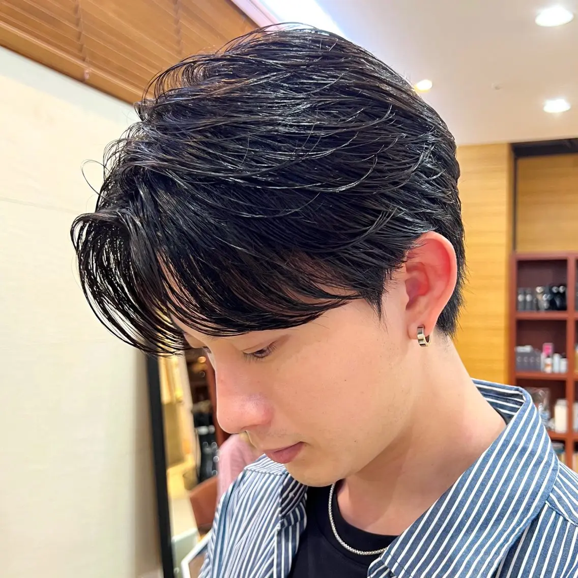 ショート パーマ メンズ センターパート メンズパーマ メンズカット曲がる 縮毛矯正佐々木タクマのヘアスタイル