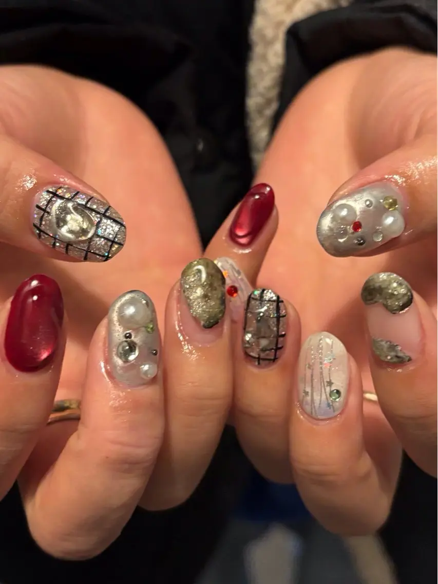 ネイル 冬ネイル クリスマス ハンドネイル chika / nailのネイルデザイン