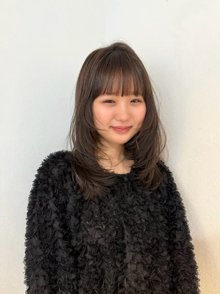 セミロング カラー カット ヘアカラー トリートメント TRENCH　相澤 果歩のヘアスタイル