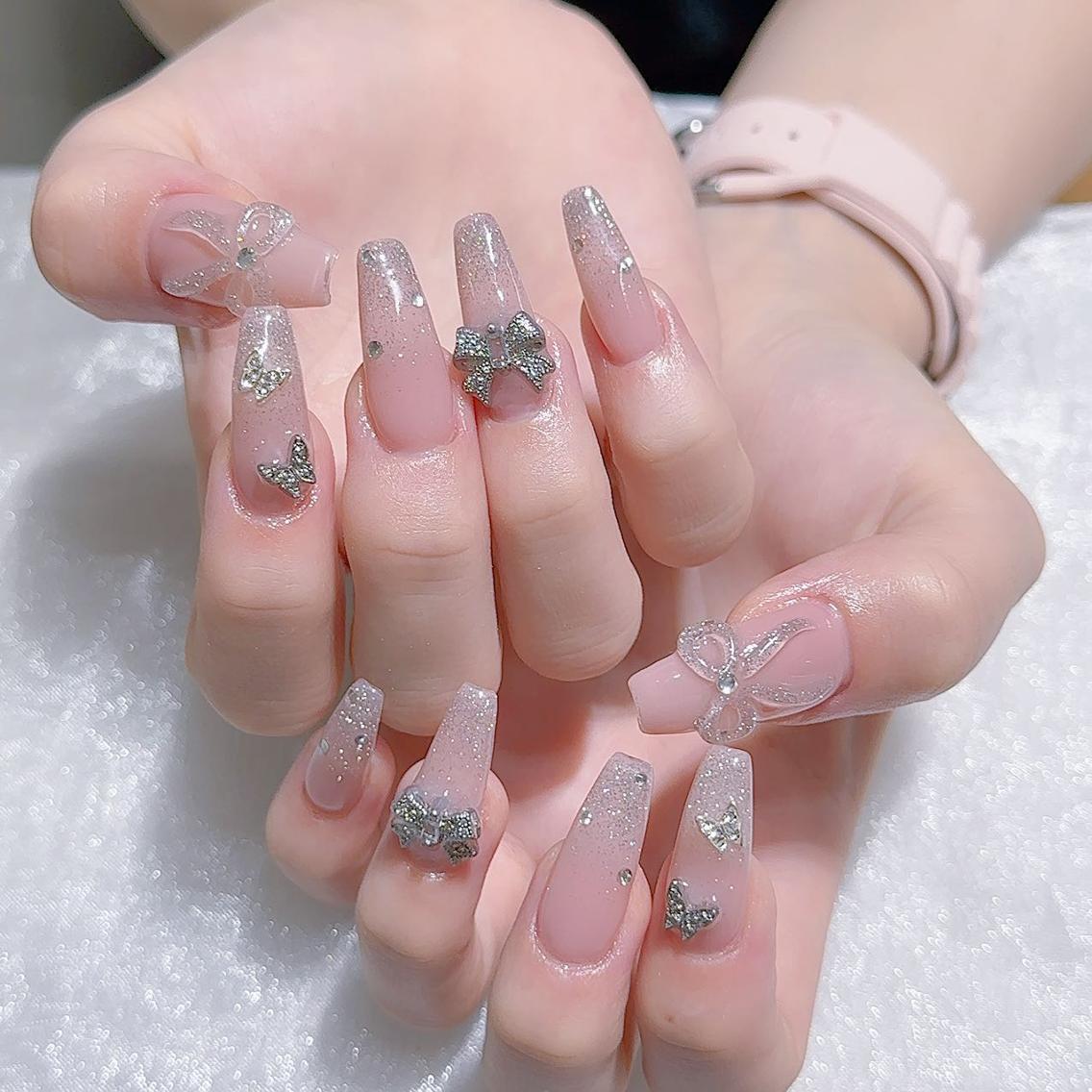 ネイル ハンドネイル Queens テイのネイルデザイン