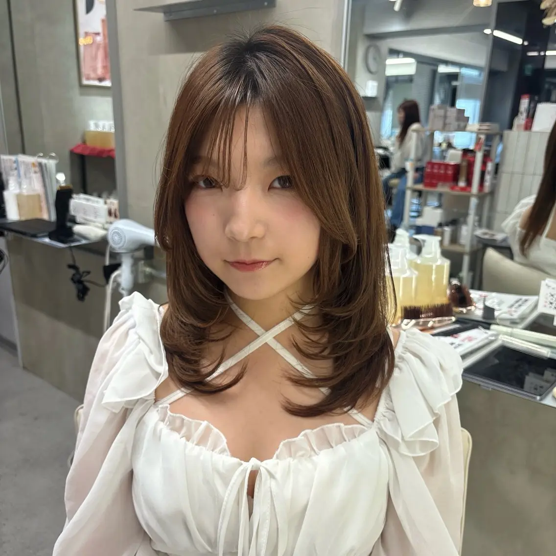 ミディアム 加藤 彩花のヘアスタイル