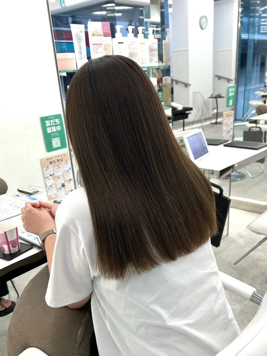 セミロング カラー ブリーチ ブリーチなしカラー オリーブカラー ヘアカラー 透明感ハイトーン特化 /ケアブリーチ/莉駒のヘアスタイル
