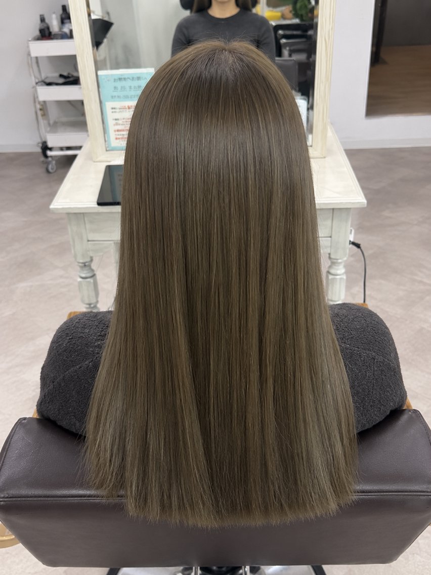 セミロング カラー 長谷川 輝のヘアスタイル
