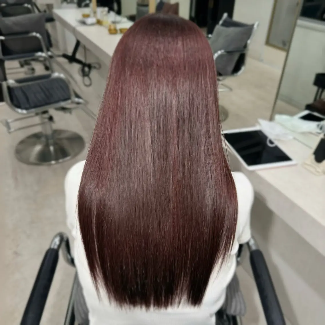 ロング 韓国系🤎艶カラ ー🧚🏻IKUMIのヘアスタイル