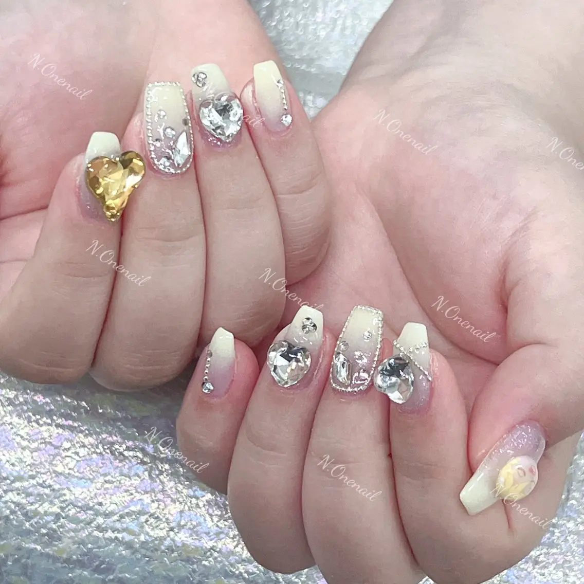 ネイル アートネイル グラデーション キラキラネイル ニュアンスネイル オフィスネイル ハンドネイル 長いだし/スカルプ/ パラシェルN.oneのネイルデザイン