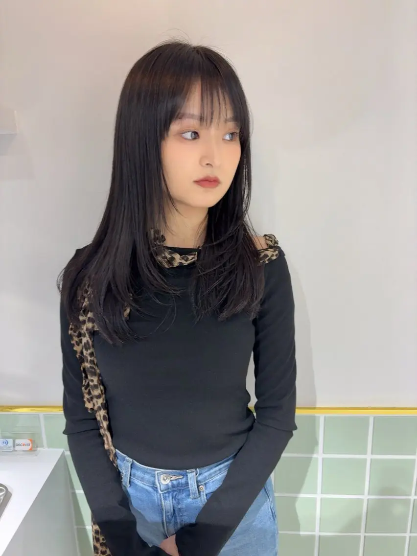 ミディアム カラー ヘアアレンジ 透明感カラー 韓国風ヘア レイヤーカット 小顔カット カット ヘアカラー トリートメント 指名1位・六三四🌻 まとまり続くレイヤーのヘアスタイル