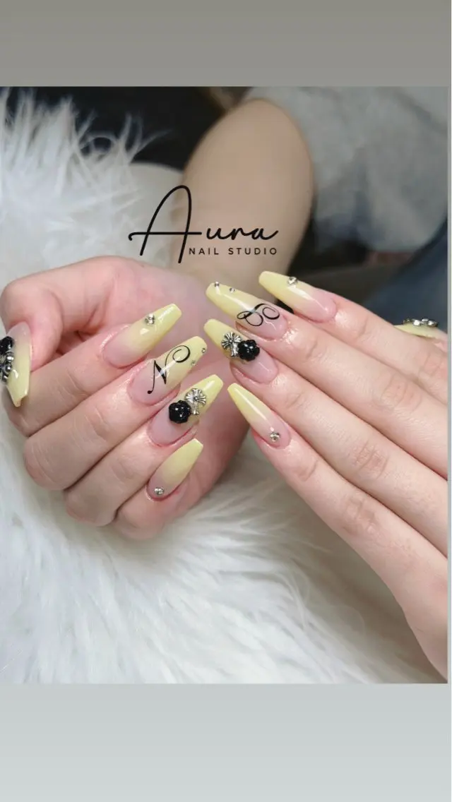 ネイル ハンドネイル Aura Nail Studioのネイルデザイン