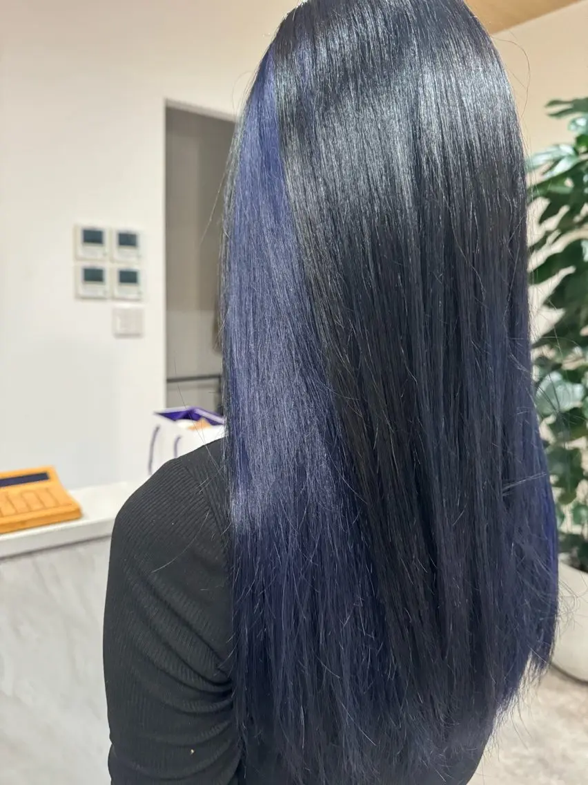 カラー 黒髪 ブリーチ ブルーカラー ブルーブラック ma hiのヘアスタイル