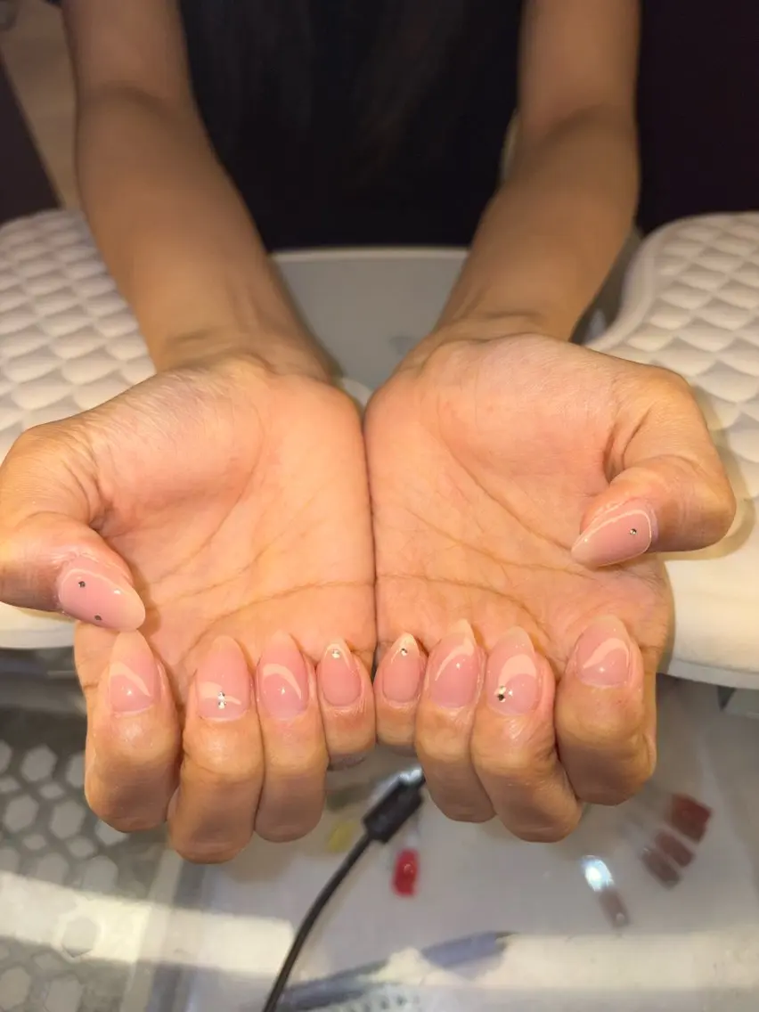 ネイル キラキラネイル オフィスネイル ストーンネイル ハンドネイル ハンドケア Amys nail シヅキのネイルデザイン