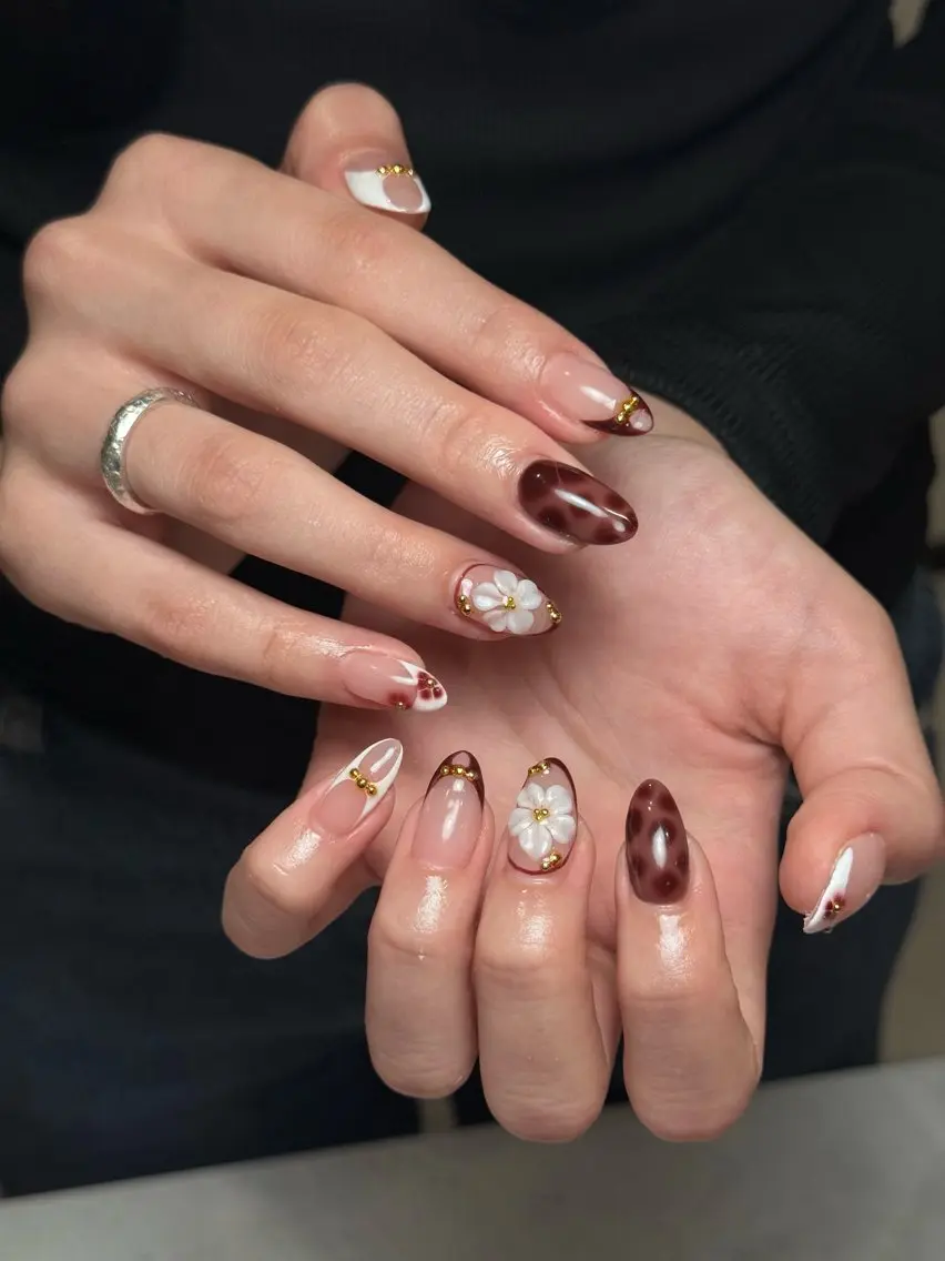 ネイル クリアネイル ドット フラッシュネイル フレンチネイル マグネットネイル ハンドネイル ハンドケア Aria Nail Beautyのネイルデザイン