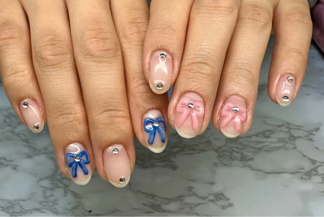 ネイル アートネイル オーロラネイル ミラーネイル ニュアンスネイル リボン Mai’s nailのネイルデザイン