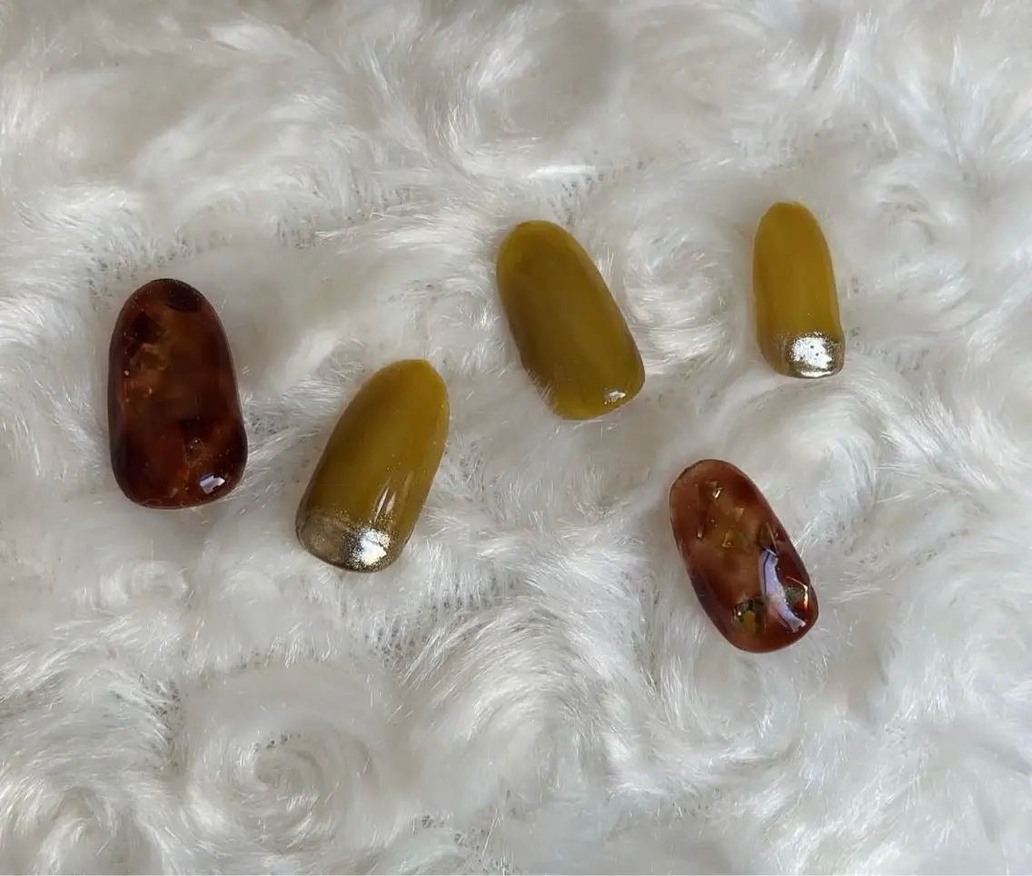 ネイル べっ甲ネイル フラッシュネイル フットネイル フレンチネイル ジェルネイル Nail salon Natulalのネイルデザイン