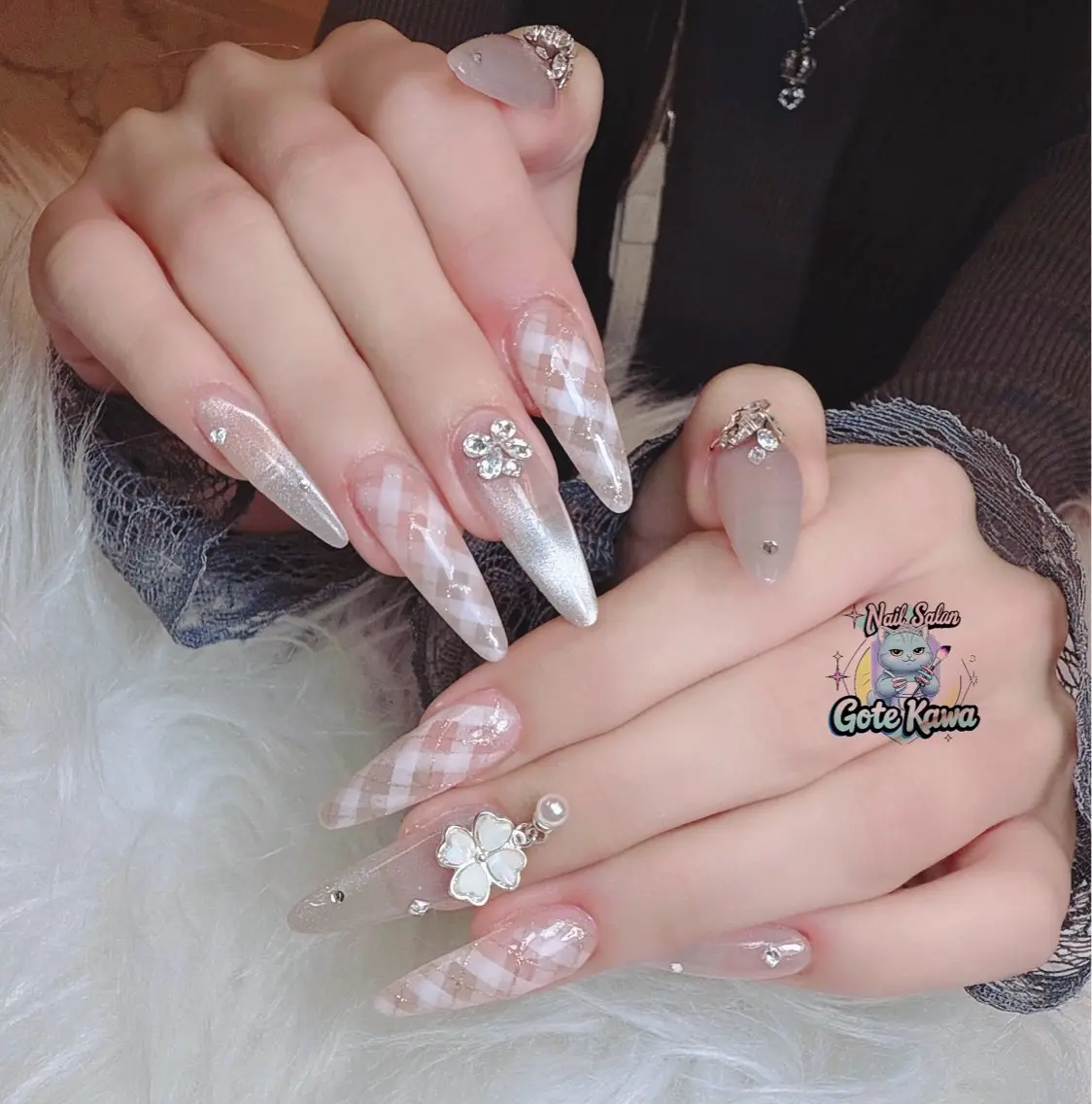 ネイル アートネイル キラキラネイル スカルプネイル ハンドネイル ハンドケア Gote Kawa nail salonのネイルデザイン