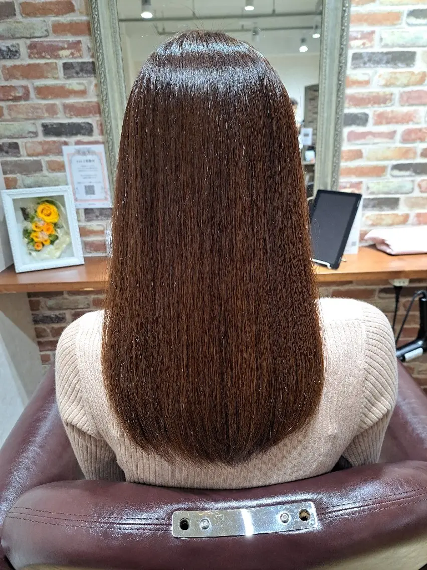 セミロング カラー 赤木 優のヘアスタイル