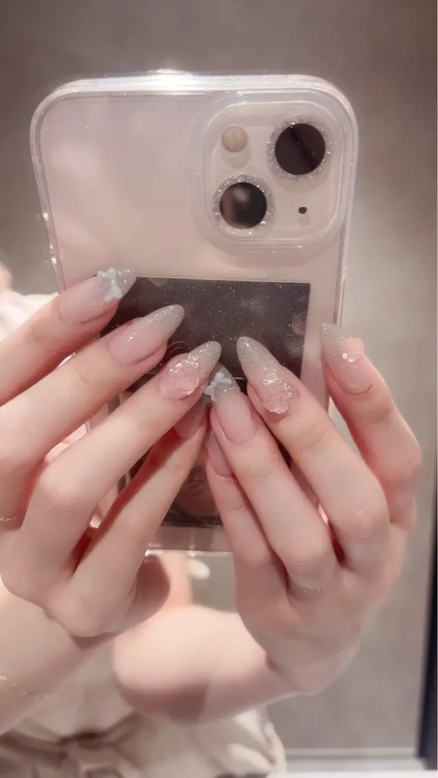 ネイル アートネイル KOKONA 🎀のネイルデザイン