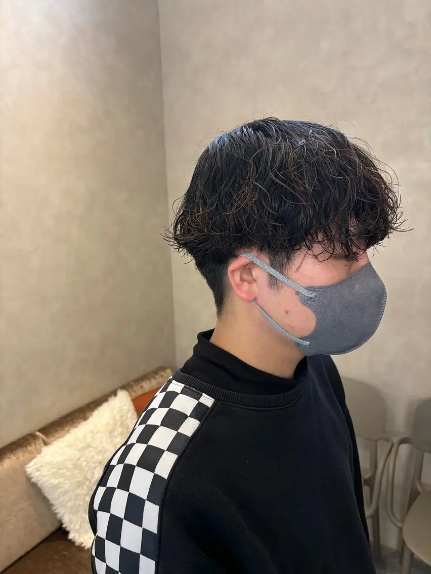 パーマ メンズ メンズパーマ 波巻きパーマ ボブ/レイヤー/暖色 カラー/モモカ🎀のヘアスタイル