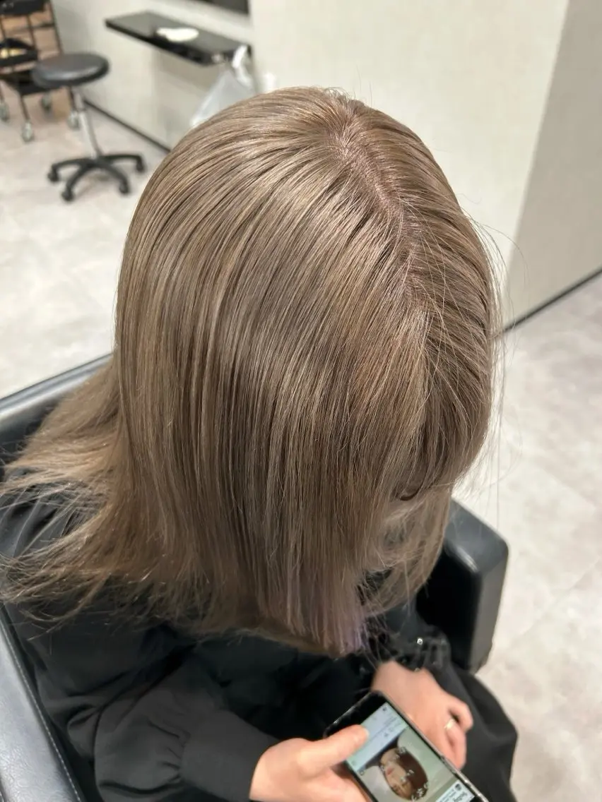 セミロング カラー ベージュカラー ヘーゼル ナカジマ ナナのヘアスタイル