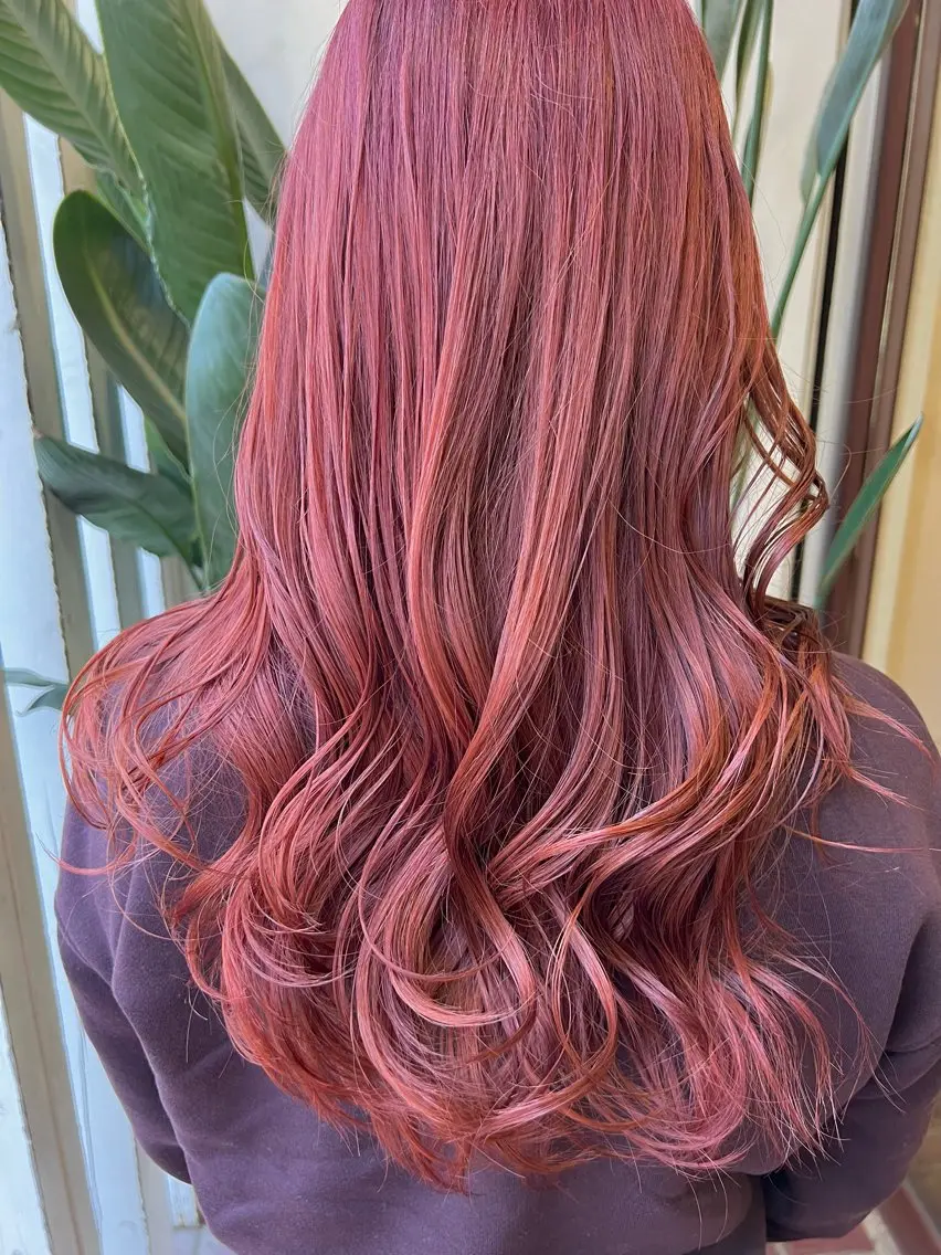 ロング カラー ベージュカラー ダブルカラー ピンクカラー ピンクベージュ ロング ヘアカラー トリートメント ヘッドスパ ブリーチカラー🦖 岡部木乃夏のヘアスタイル