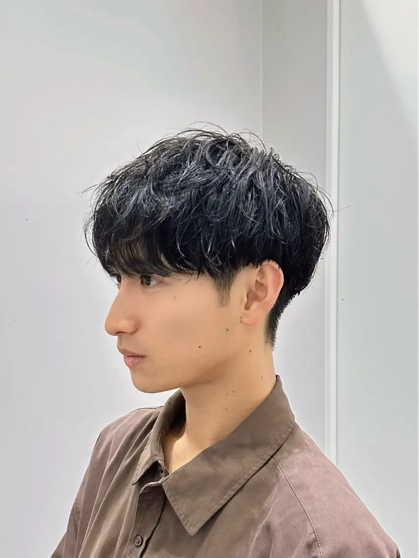 ショート パーマ メンズ calna by ELMO  上ノ井のヘアスタイル