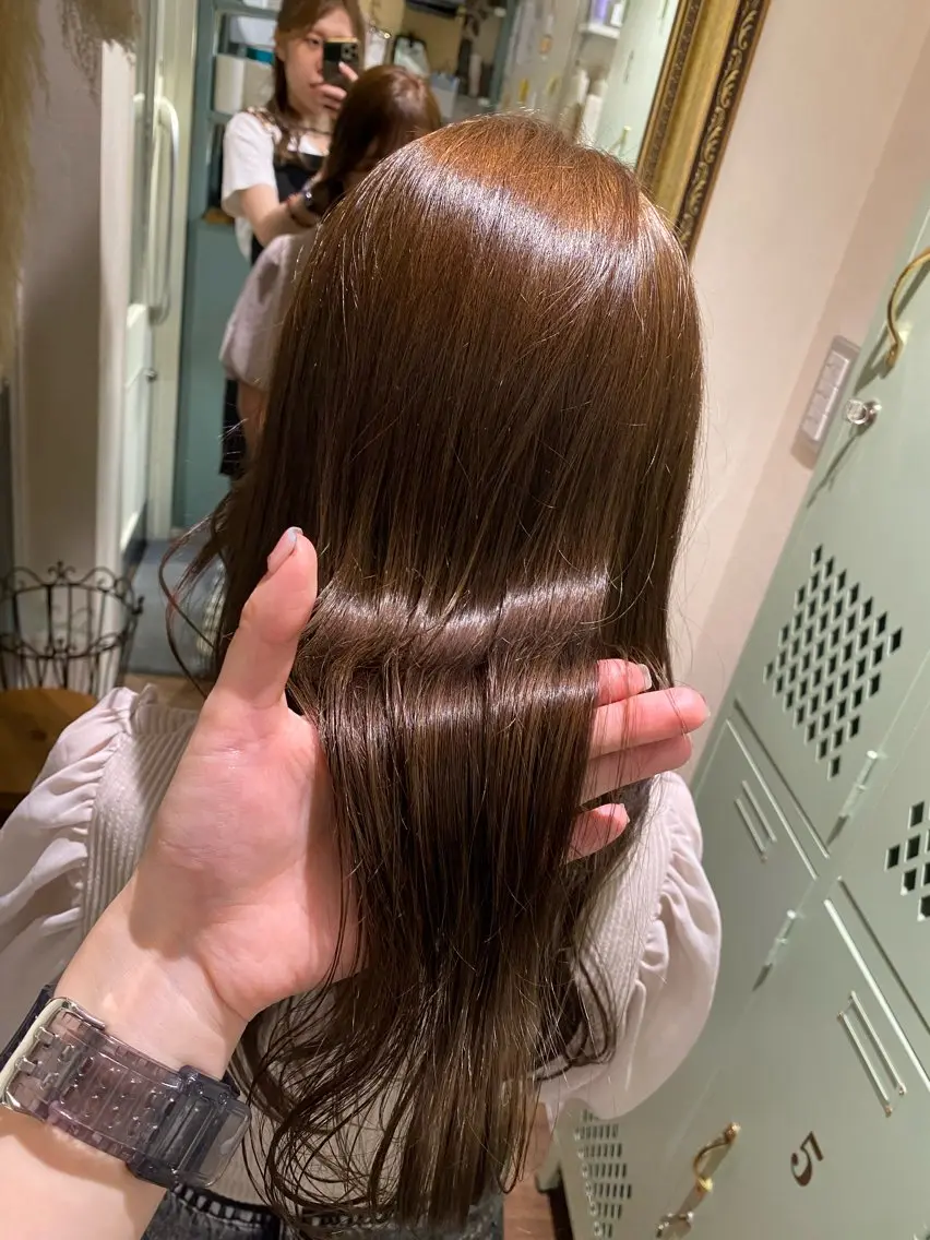 セミロング カラー ベージュカラー ブリーチ ダブルカラー ミルクティーベージュ ブリーチなしカラー カット ヘアカラー トリートメント 透明感カラー/韓国 ヘア🩶yuri🩵のヘアスタイル