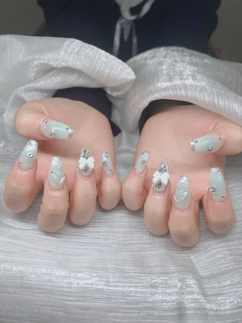 ネイル オーロラネイル チークネイル 長さ出し フットネイル フレンチネイル Lee Nails チップ長さだし専門店のネイルデザイン