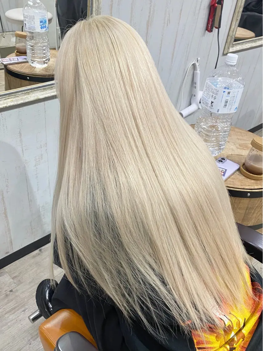 ロング カラー ブリーチ ハイトーンカラー 韓国風ヘア ヘアカラー ハイトーン💫 エクステ💫maiのヘアスタイル