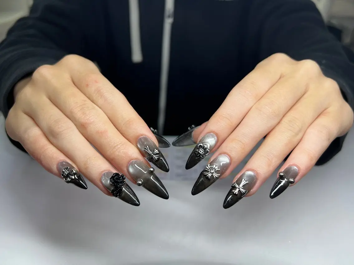 ネイル ボルドー ブラウン チークネイル ドット フットネイル ハンドネイル VAN NAIL SALON海老名店のネイルデザイン
