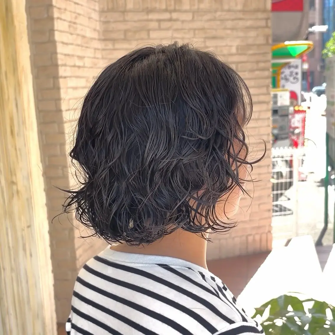 ミディアム パーマ ミディアムパーマ ボブ カット パーマ 横浜パーマ🌐ボブ✨ 暖色カラーもえかのヘアスタイル