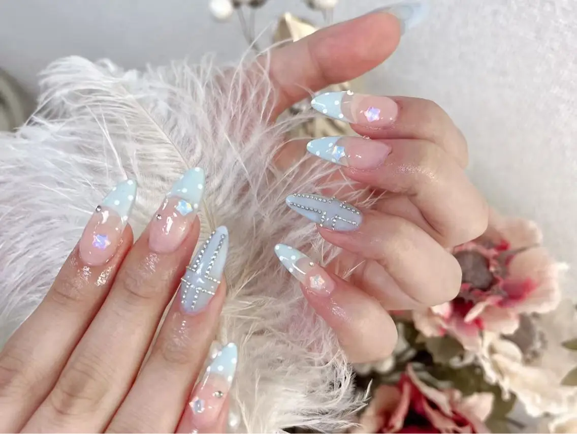 ネイル ハンドネイル Glow Minamiのネイルデザイン
