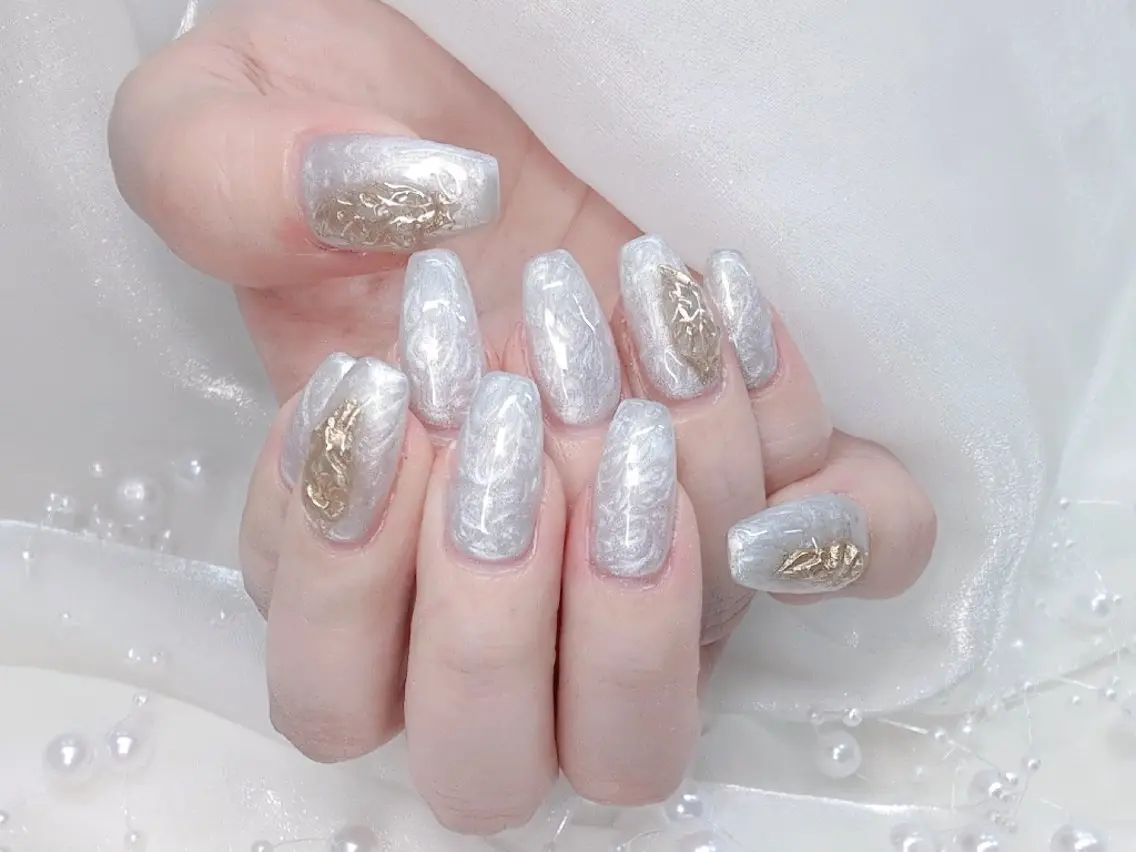 ネイル フラッシュネイル フレンチネイル キラキラネイル ラメ(グリッター) マグネットネイル Chouette Nailのネイルデザイン
