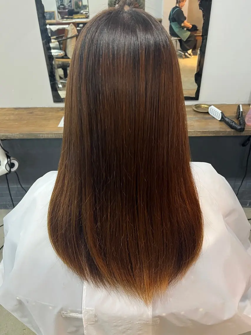 セミロング 縮毛矯正 あかね 髪質改善ストレートのヘアスタイル