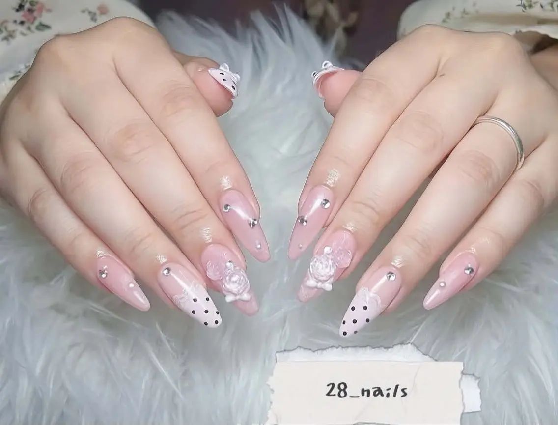 ロング ハンドネイル 28nails .thaoのネイルデザイン