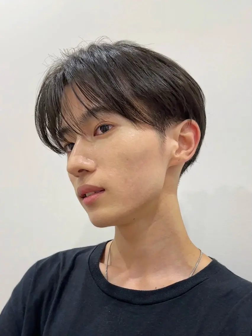 ミディアム メンズ ミディアムパーマ センターパート フェザーパーマ メンズ韓国風 マッシュ カット トリートメント ニュアンスパーマ/ 曲がる縮毛矯正/平木のヘアスタイル