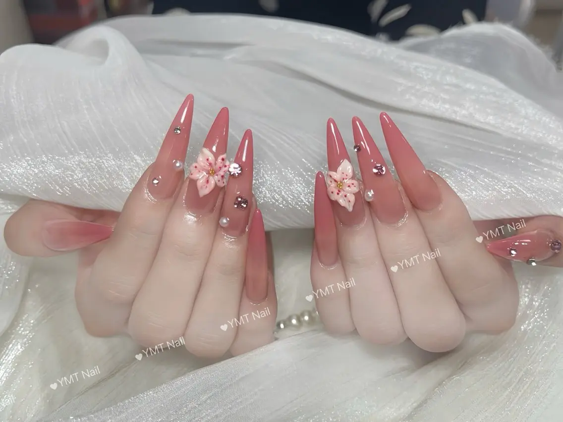 ネイル 長さ出し フットネイル ジェルネイル 韓国ネイル マグネットネイル ハンドネイル YMT NailStudioのネイルデザイン