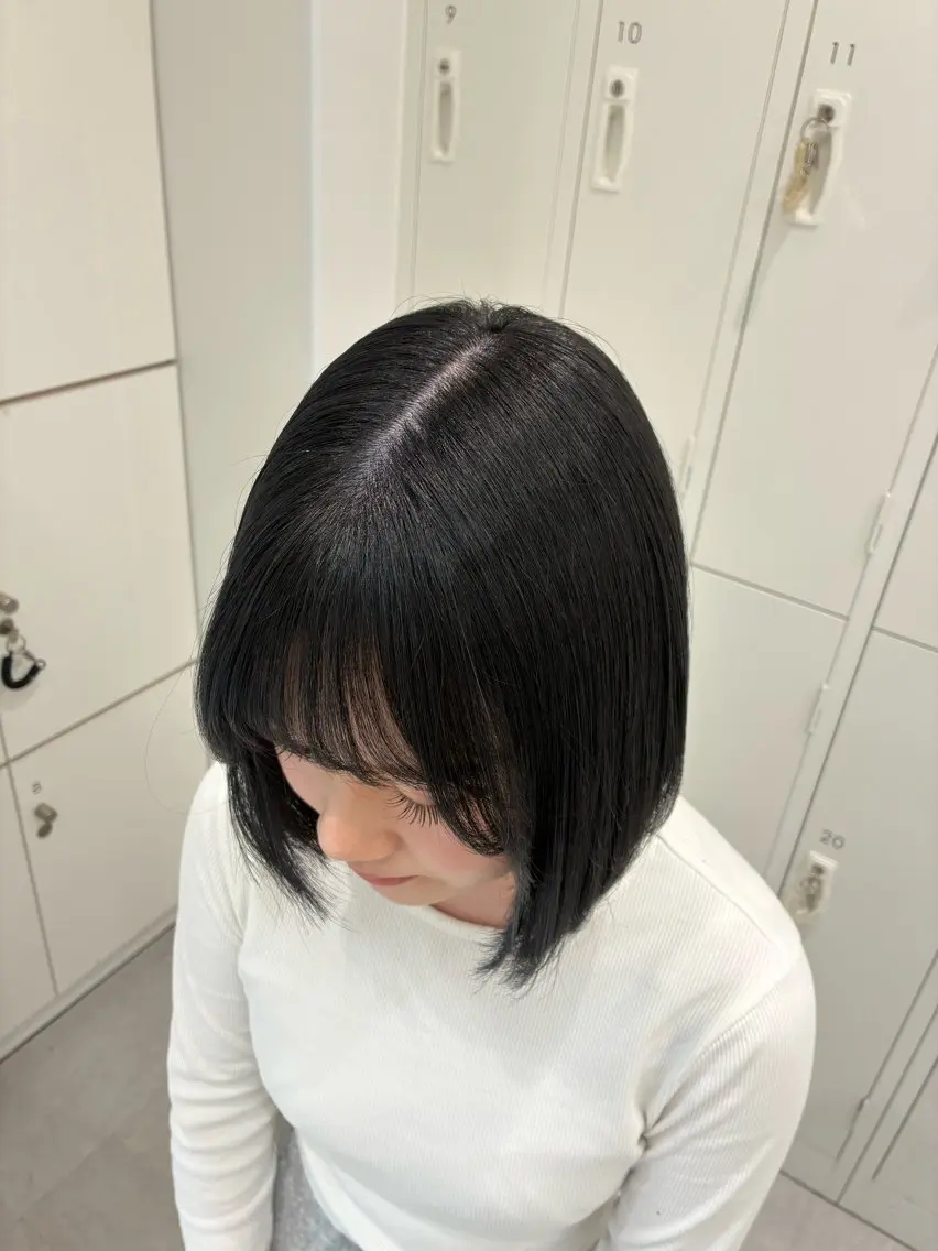 [就活、暗染めオススメカラー 🌟]🫐透明感ブルーブラック🫐の写真