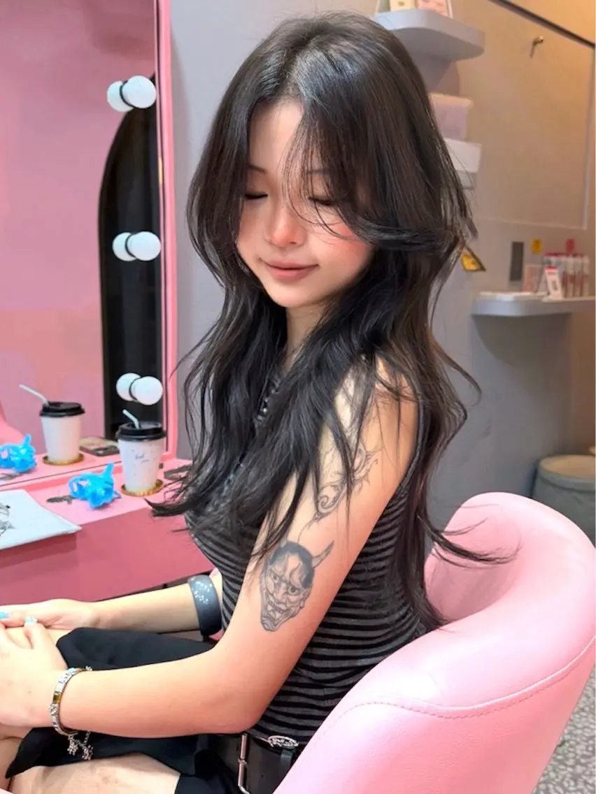 ロング カラー カット みうる🎀透明感艶髪 🫧レイヤーカットのヘアスタイル