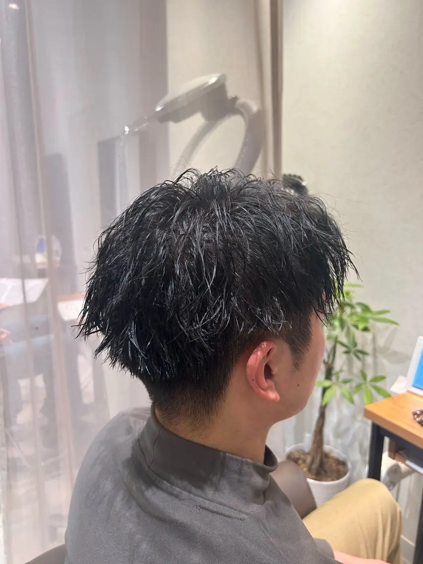 ショート パーマ メンズ メンズパーマ ツイストスパイラルパーマ スパイラルパーマ カット パーマ 保坂 駿太郎のヘアスタイル