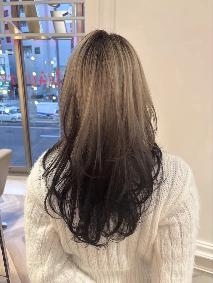 ロング カラー ブリーチ デザインカラー ハイライトカラー インナーカラー ハッシュカット カット 大阪梅田/レイヤー/ ハイライト/yuuのヘアスタイル